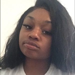 Meet your Posher, Dericka